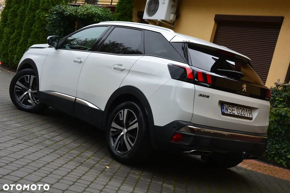 Peugeot 3008 1.6 BlueHDi Allure S&S EAT6 - 23