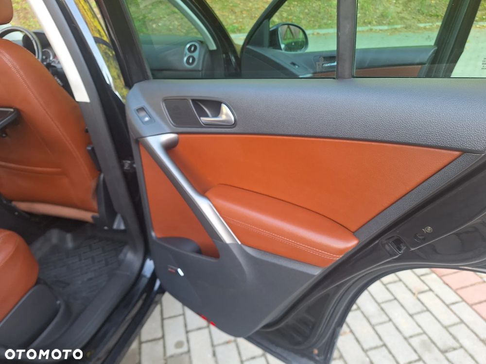 Volkswagen Tiguan 2.0 TDI DPF 4Motion Track & Avenue - 25
