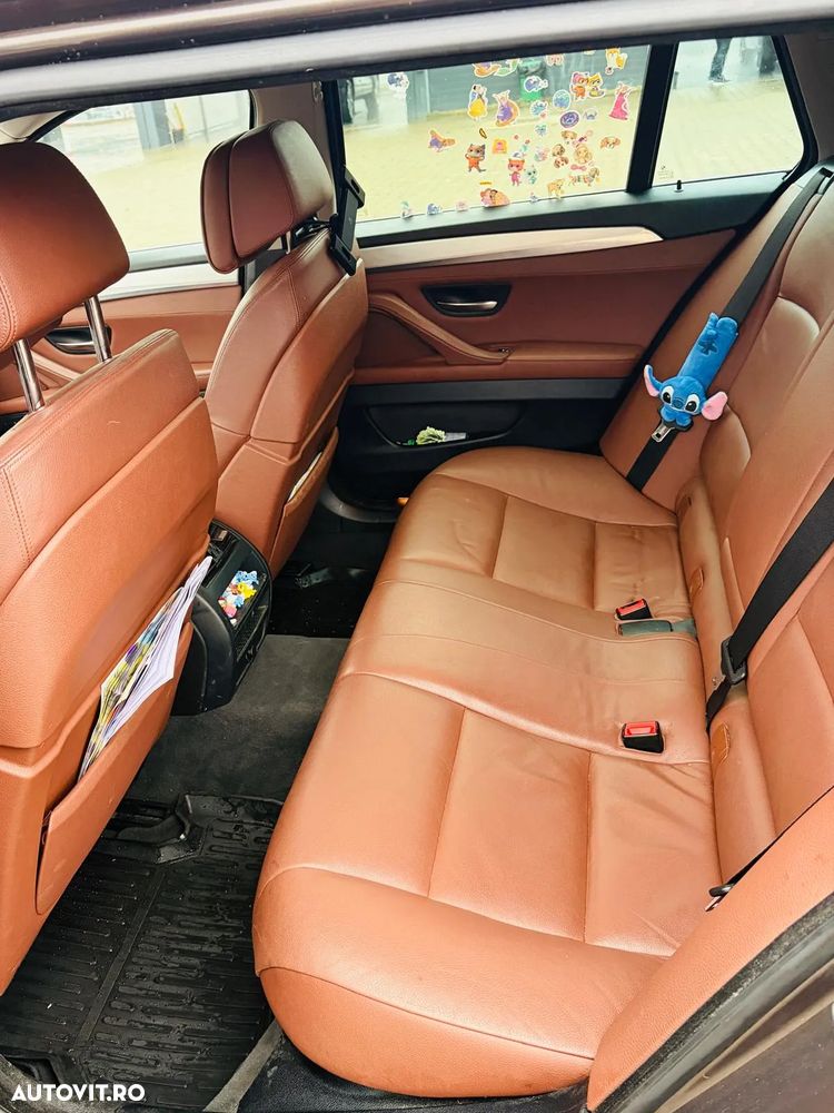 BMW Seria 5 520d Touring - 9
