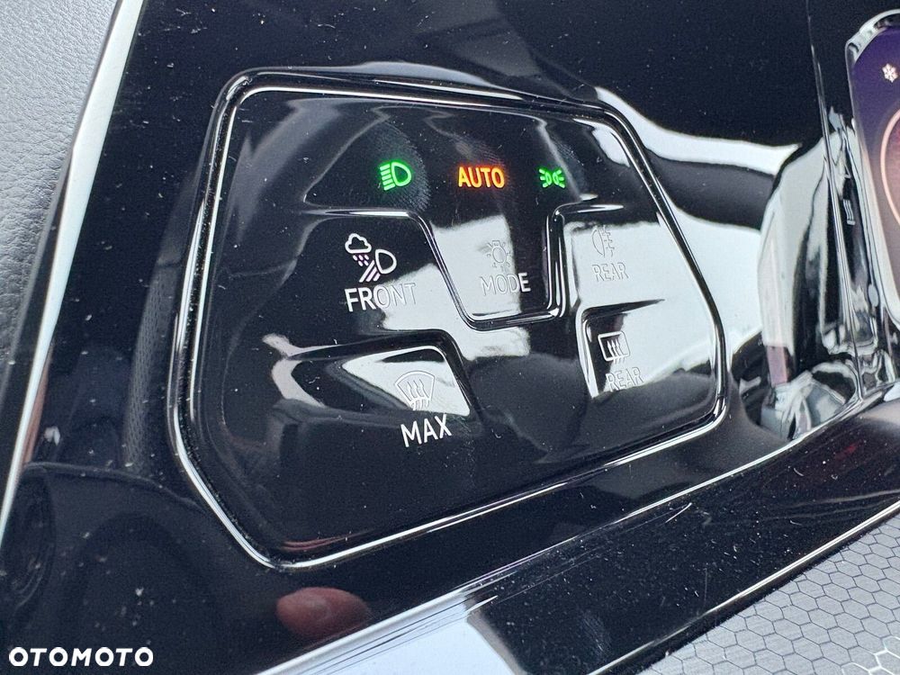 Volkswagen Golf - 22