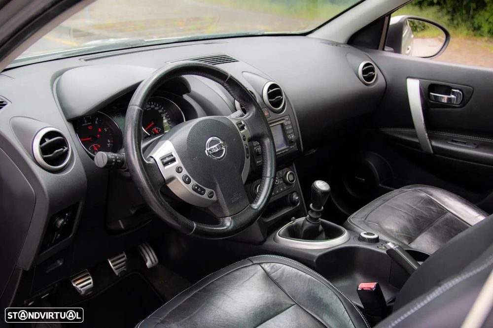 Nissan Qashqai +2 - 16