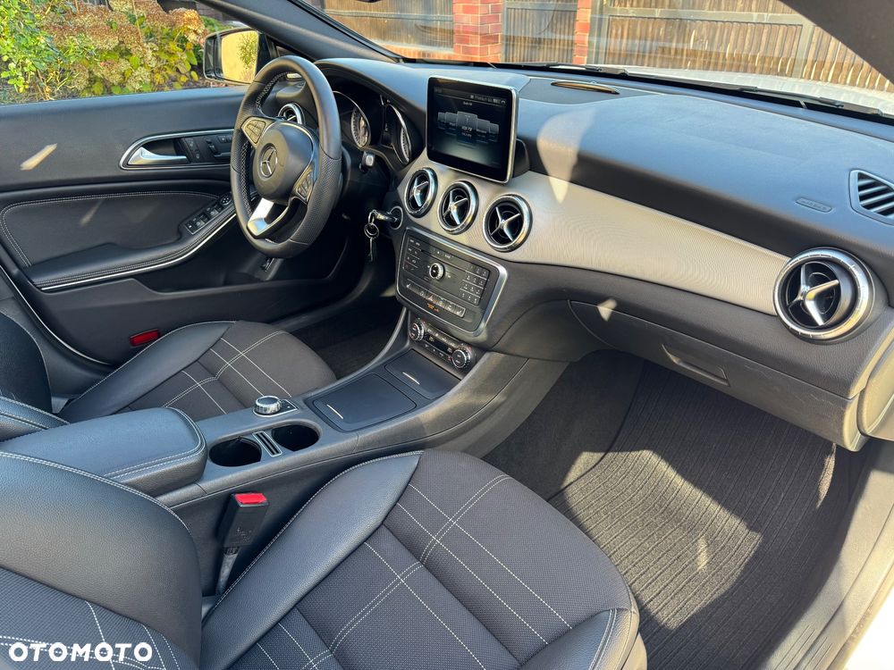 Mercedes-Benz CLA 250 7G-DCT - 4
