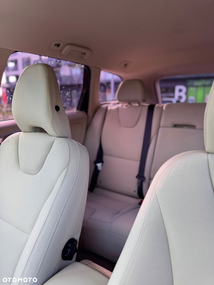 Volvo XC 60 D5 AWD Momentum - 10