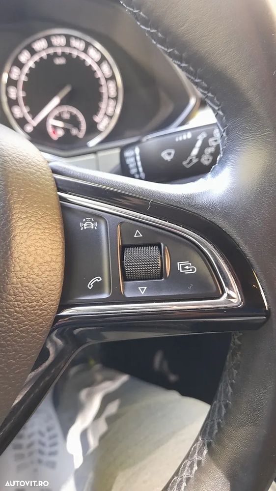 Skoda Superb Combi 2.0 TDI DSG Style - 29