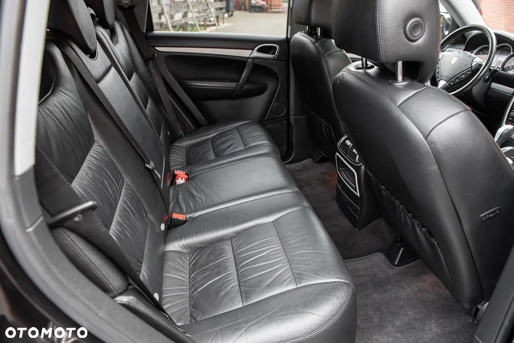 Porsche Cayenne S Tiptronic - 28