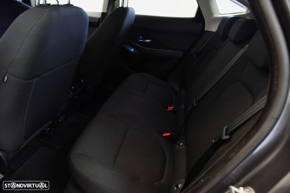 Jaguar E-Pace 2.0 i4D - 26