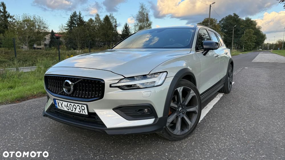 Volvo V60 Cross Country 2020 photo 2