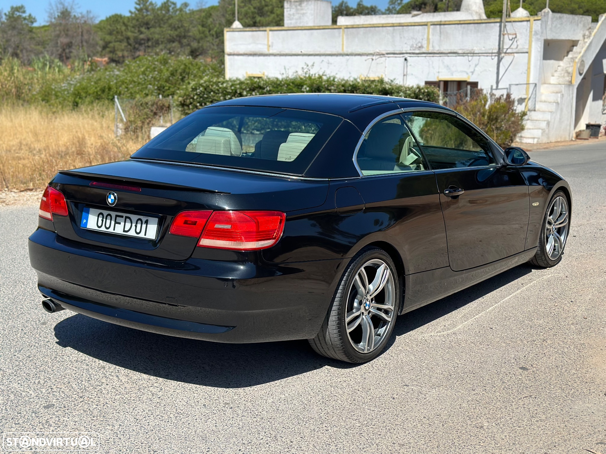 BMW 320 i Intense - 9