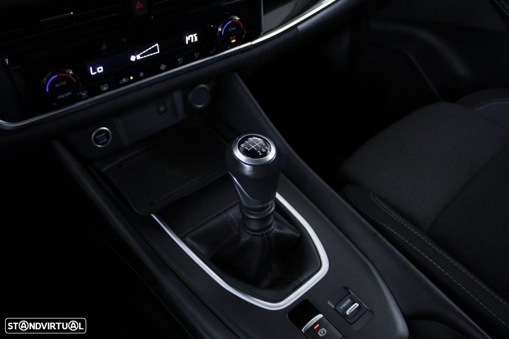 Nissan Qashqai 1.3 DIG-T N-Connecta LED - 32