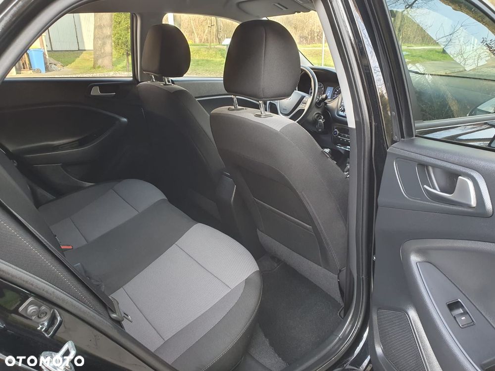 Hyundai i20 blue 1.2 YES!+ - 20