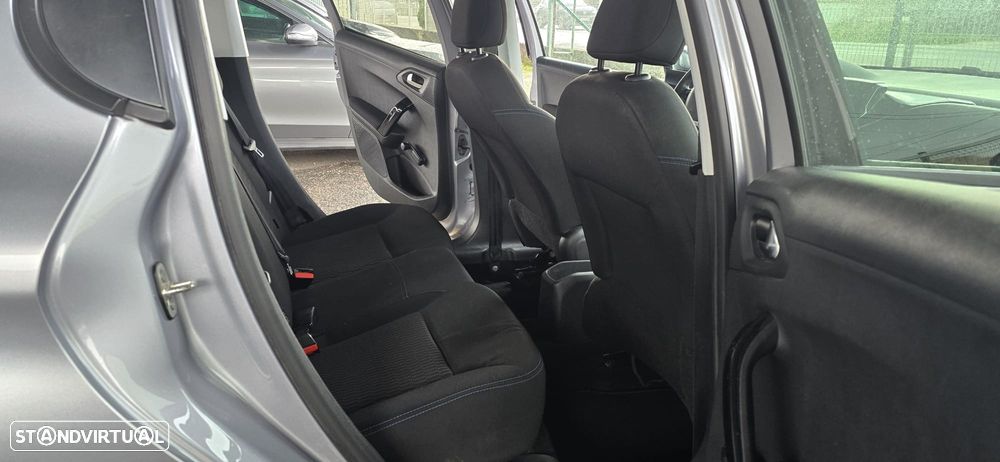 Peugeot 208 1.5 BlueHDi Signature - 20