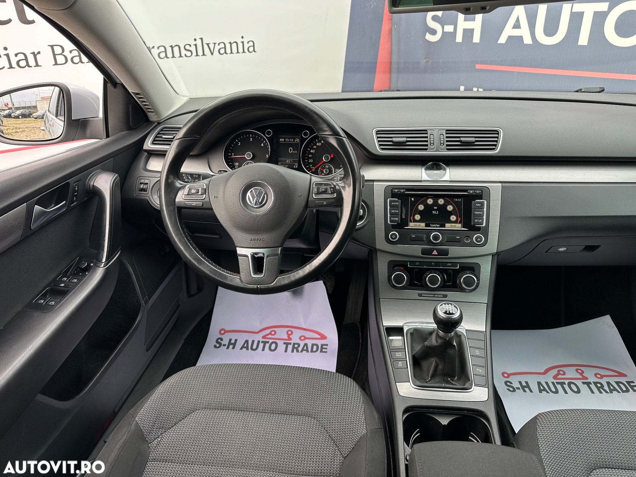 Volkswagen Passat Variant 2.0 TDI BlueMotion Technology DPF Highline - 13