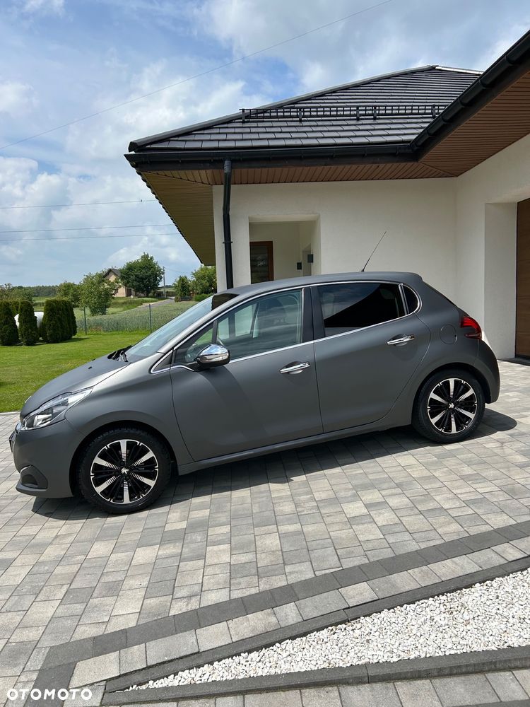 Peugeot 208 - 4