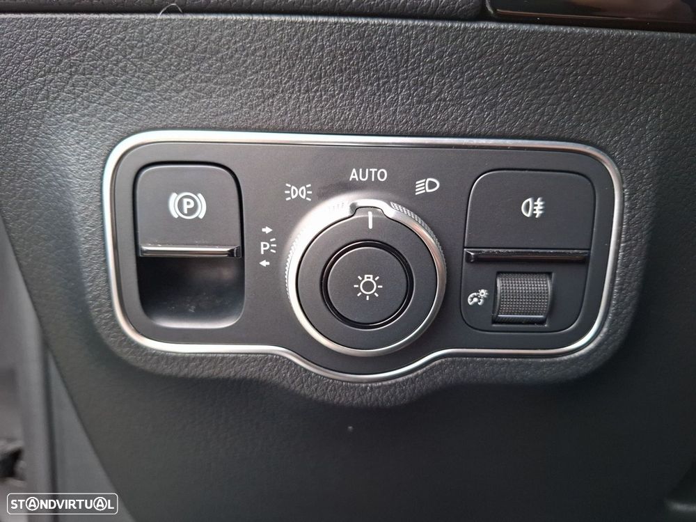 Mercedes-Benz GLA 180 d - 20