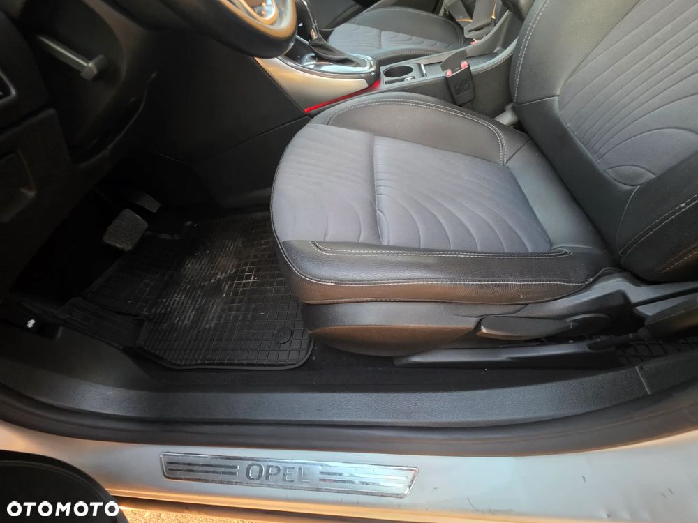 Opel Astra 1.4 T Cosmo - 24