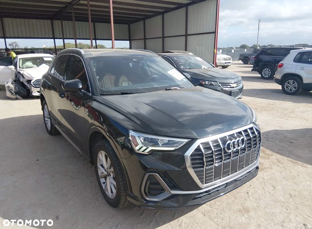 Audi Q3 - 1