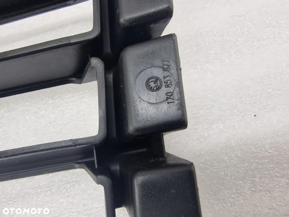 SKODA OCTAVIA II 04- KRATKA ŚRODKOWA ZDERZAKA PRZEDNIEGO , NR 1Z08535677 , NR AUKCJI K228 - 5