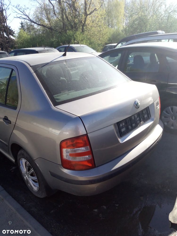 Škoda Fabia I Sedan klapa tylnia - 1