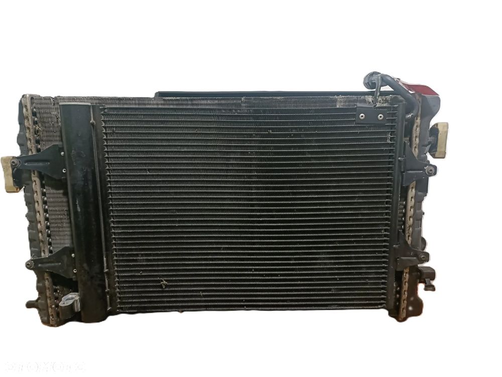 SKODA ROOMSTER 06-15 1,2 B komplet chłodnic BEHR 6Q0121253Q + wentylator * - 1