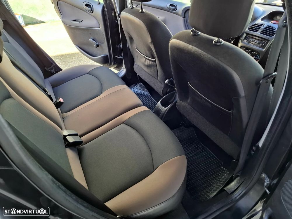 Peugeot 206 SW 1.4 HDi Look II - 11