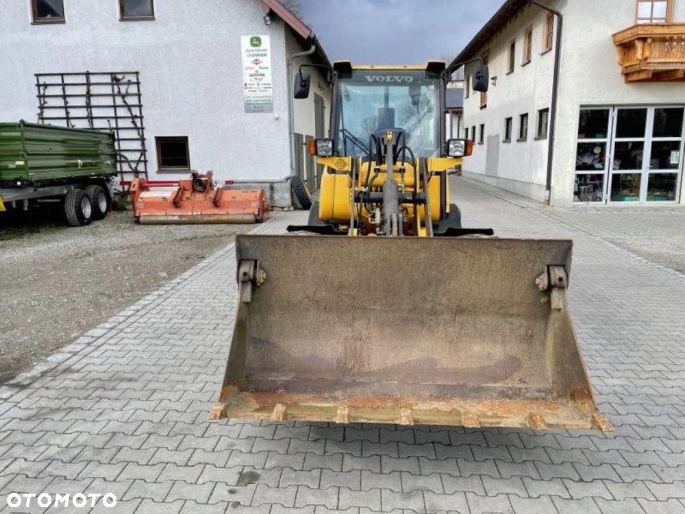 Volvo L25f / ROKU 2011 / łopata 4w1 - 5