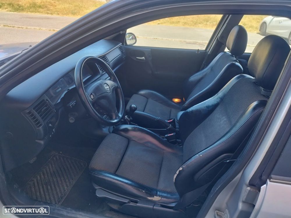 Opel Vectra Caravan 1.6 100 - 6
