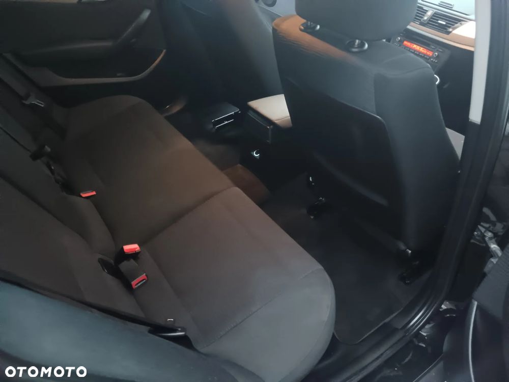 BMW X1 sDrive16d xLine - 11