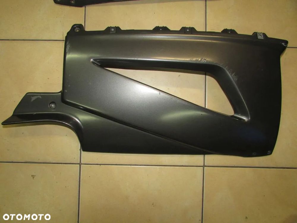 Aprilia RST 1000 Futura owiewka dolna prawa - 1