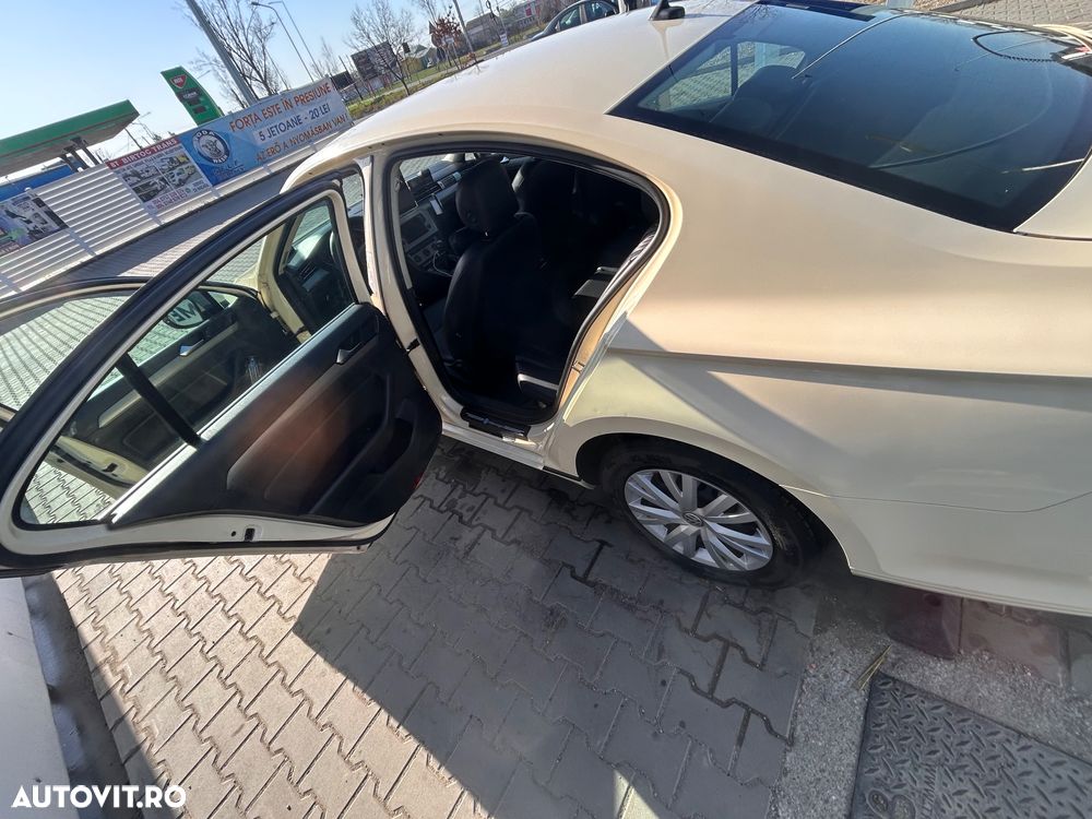 Volkswagen Passat 2.0 TDI SCR BlueMotion Comfortline - 10
