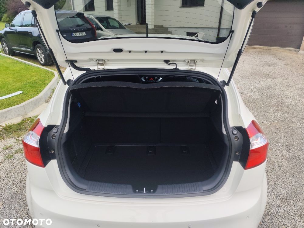 Kia Rio - 5
