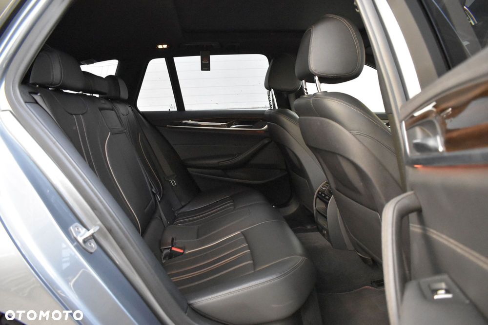BMW Seria 5 520d xDrive Luxury Line - 26