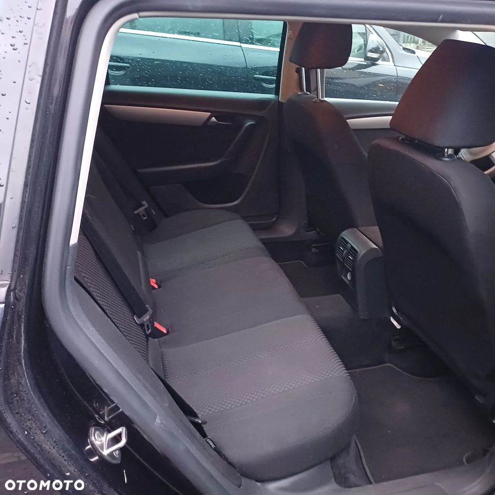 Volkswagen Passat 1.6 TDI BlueMotion - 15