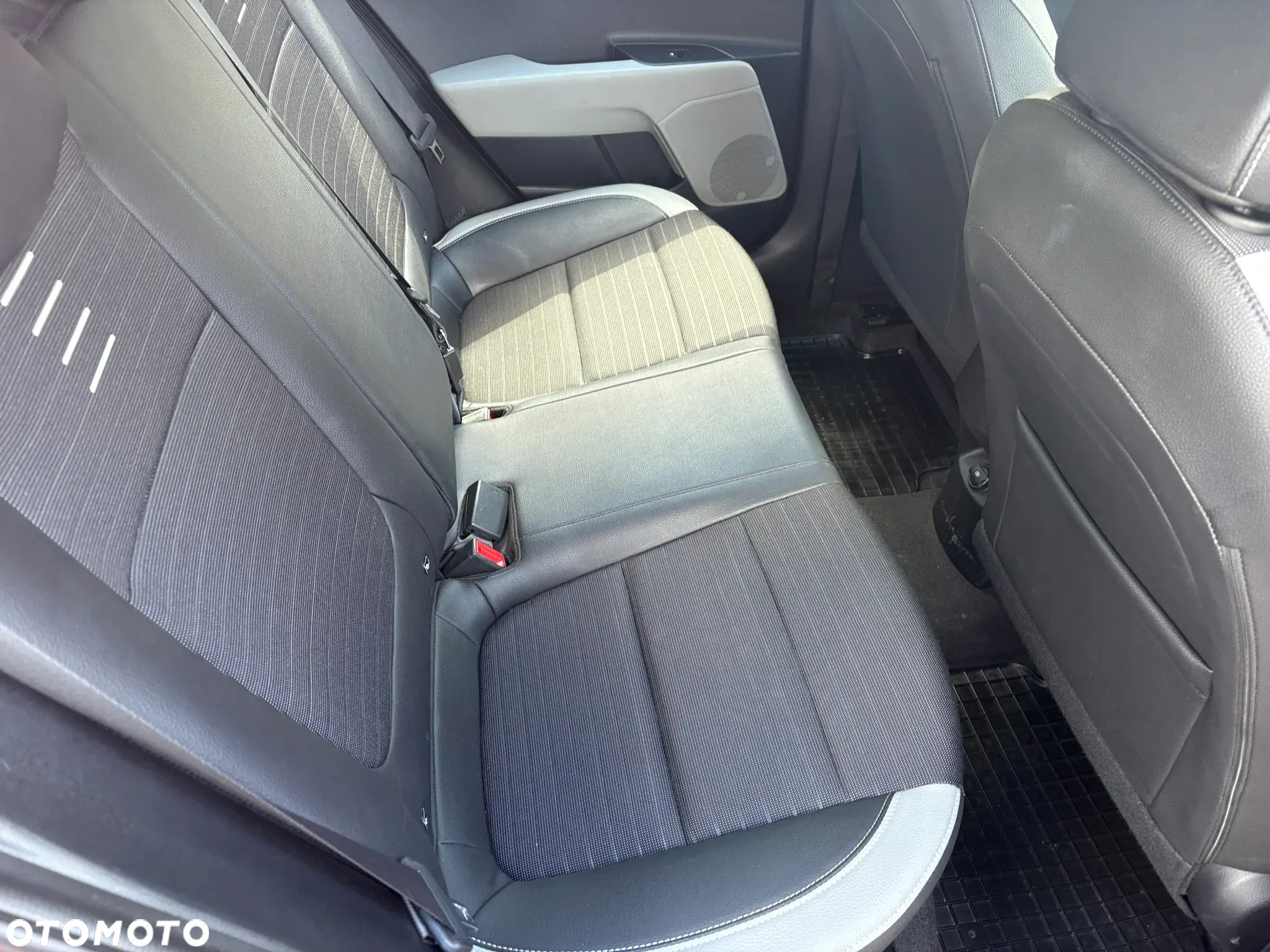 Kia Stonic - 23