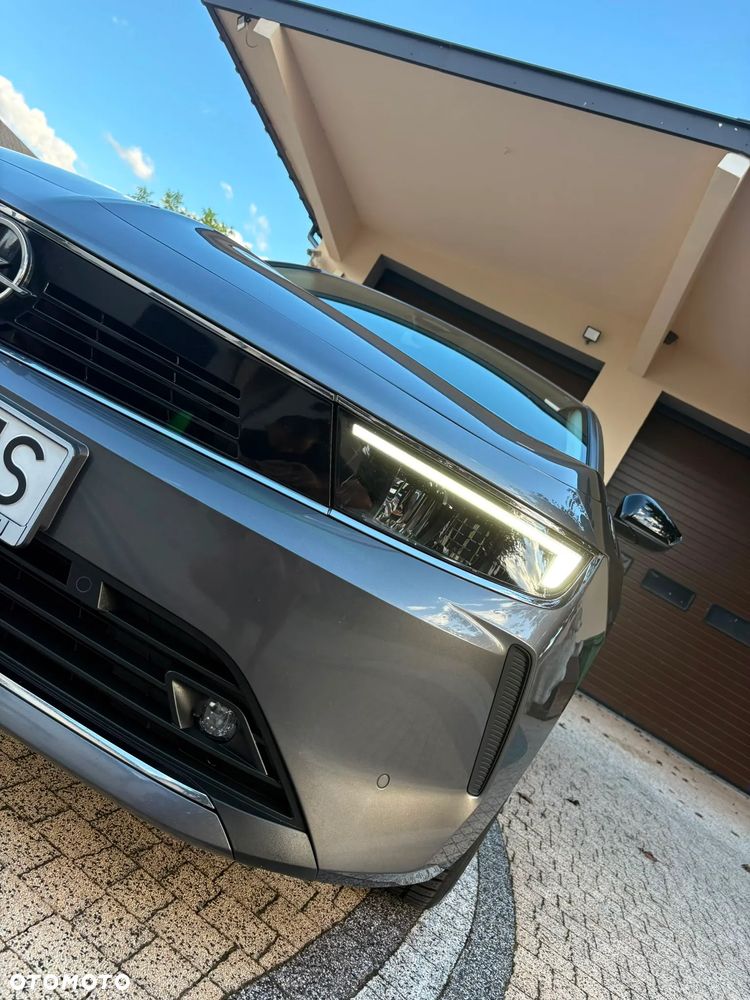 Opel Astra 1.2 T Elegance S&S - 9