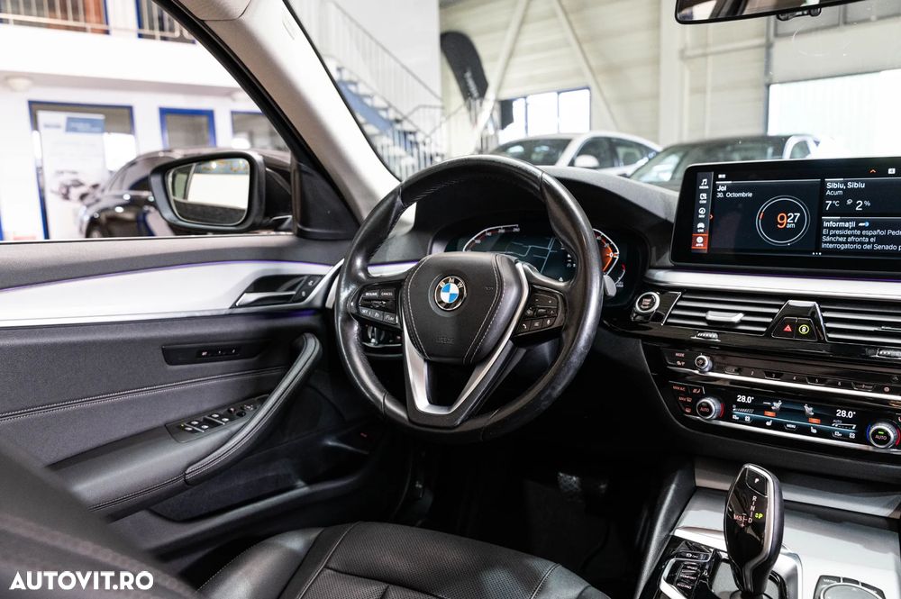 BMW Seria 5 520d Aut. Luxury Line - 14