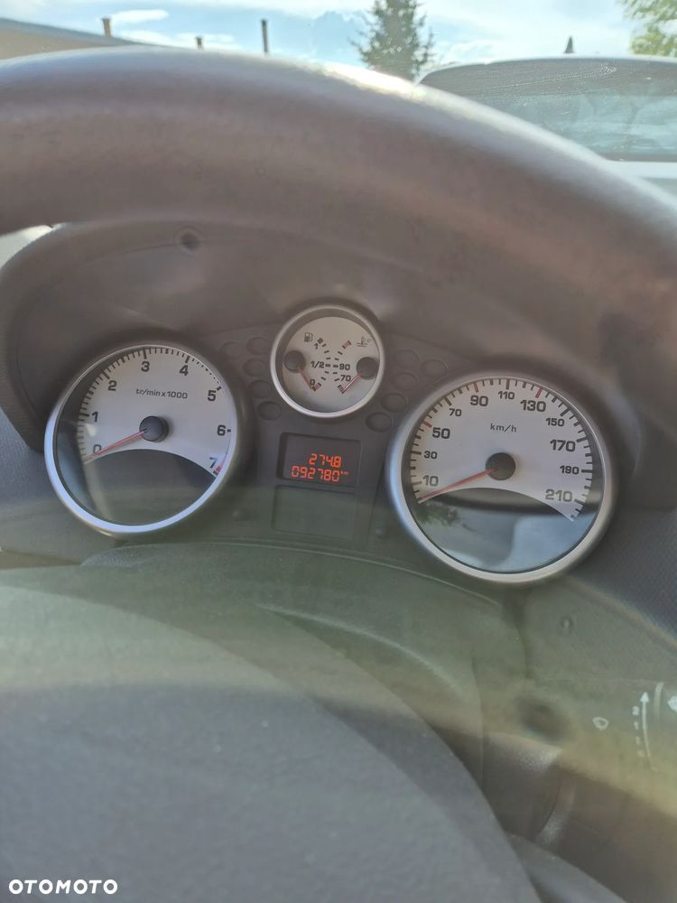Peugeot 207 1.4 16V Trendy - 3