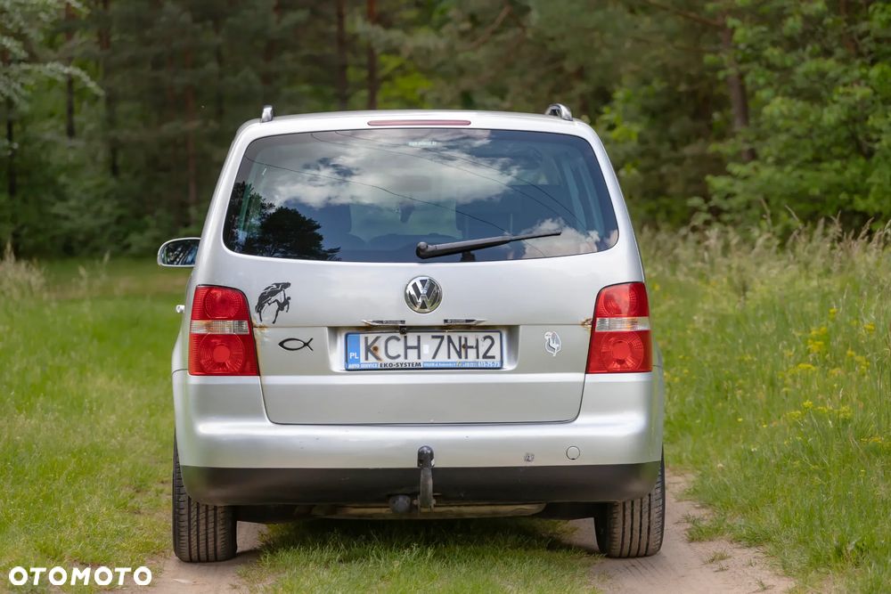 Volkswagen Touran 2.0 TDI DSG Highline - 7