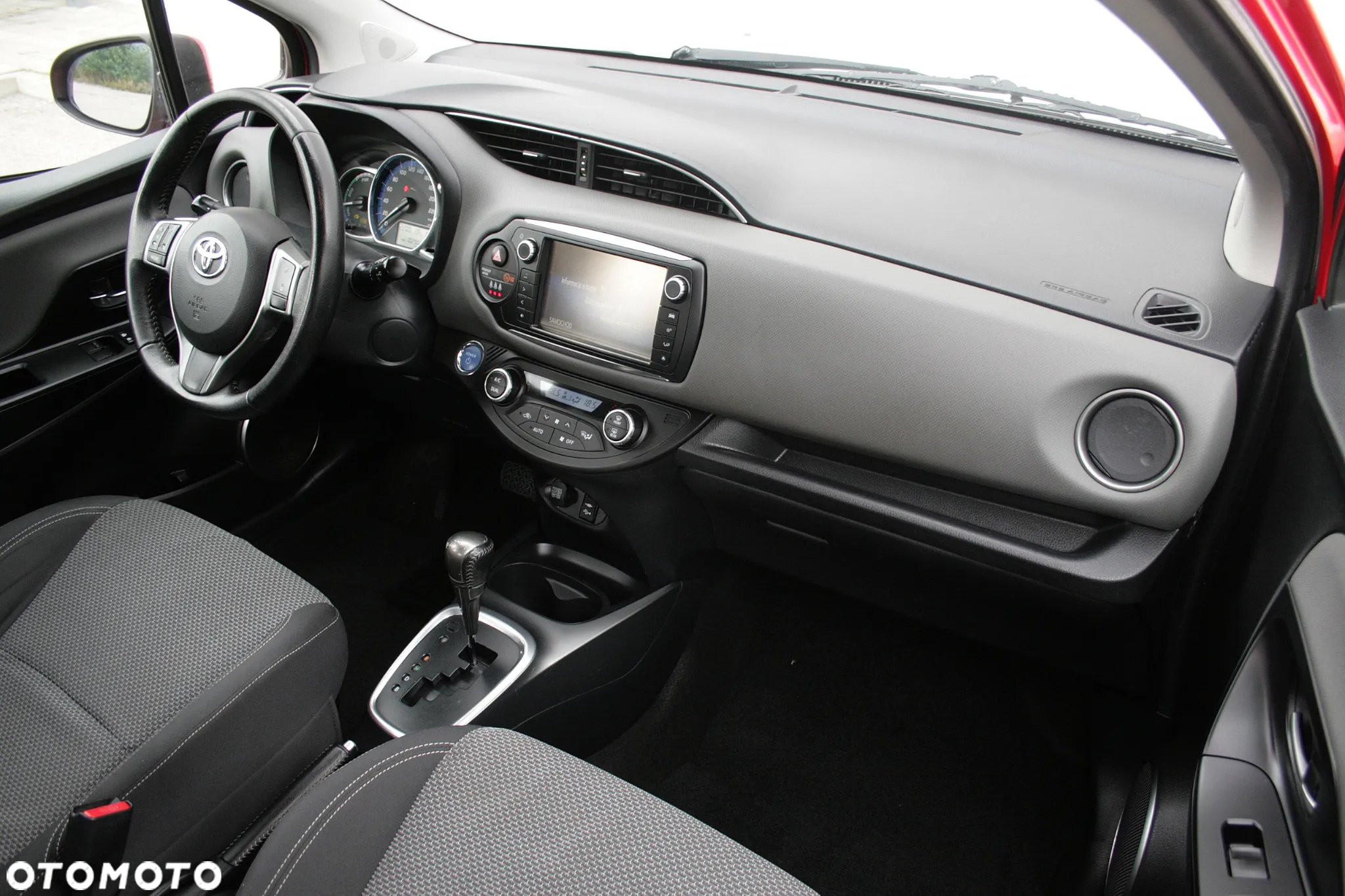 Toyota Yaris Hybrid 1.5 VVT-i - 14