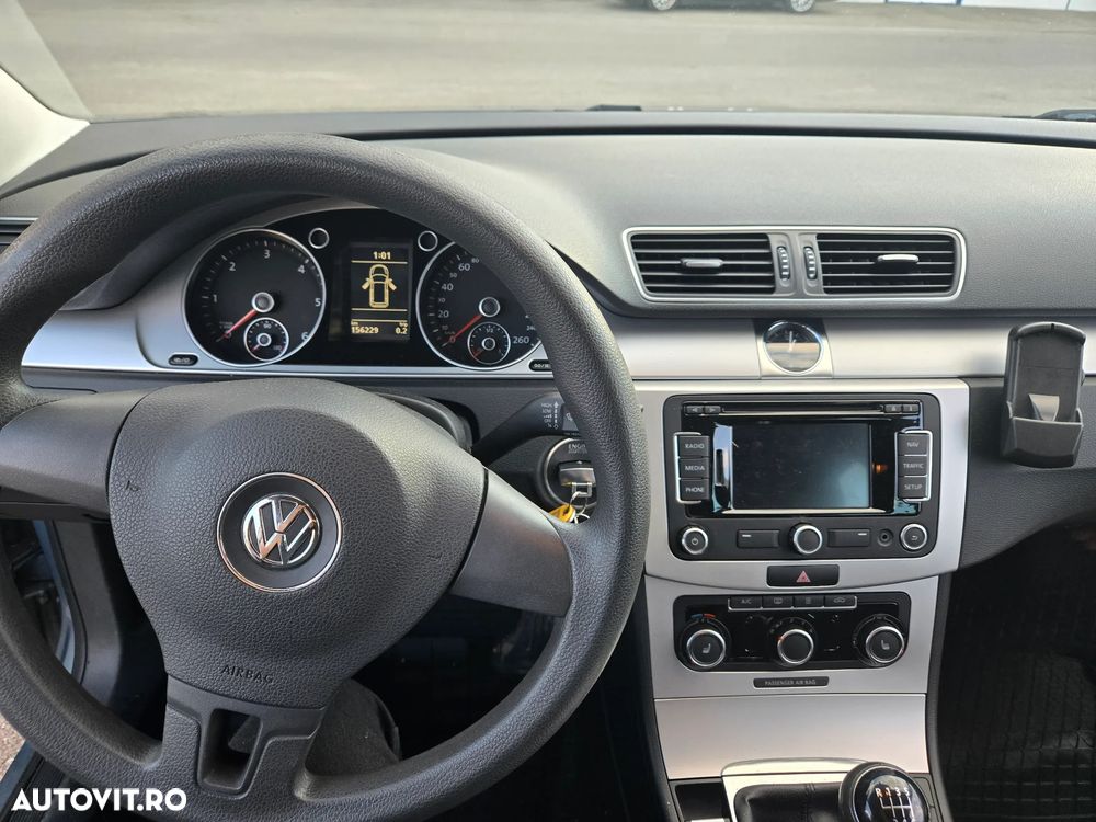 Volkswagen Passat 2.0 TDI Blue TDI Comfortline - 5