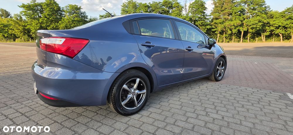 Kia Rio 1.2 L - 16