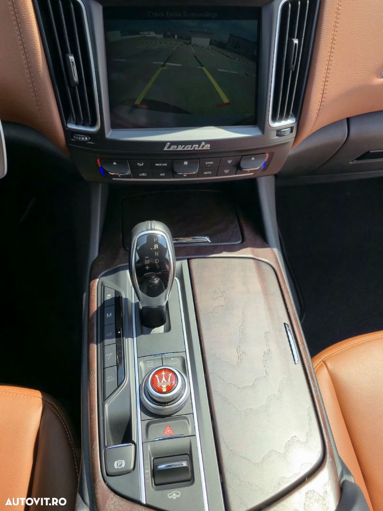 Maserati Levante Q4 GranLusso - 16