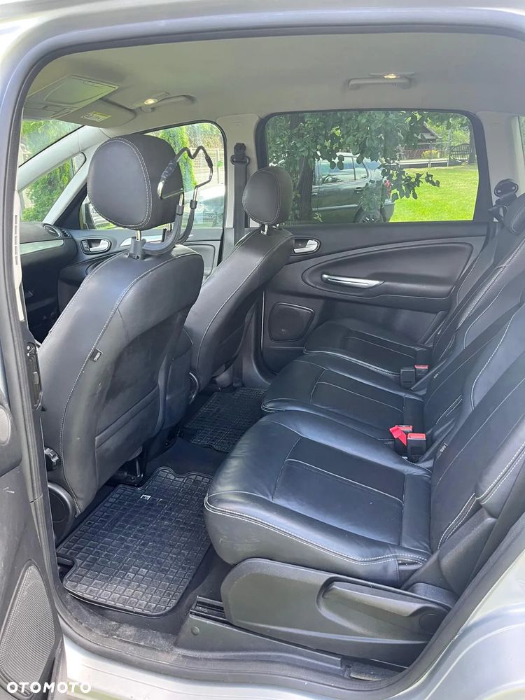 Ford S-Max - 8
