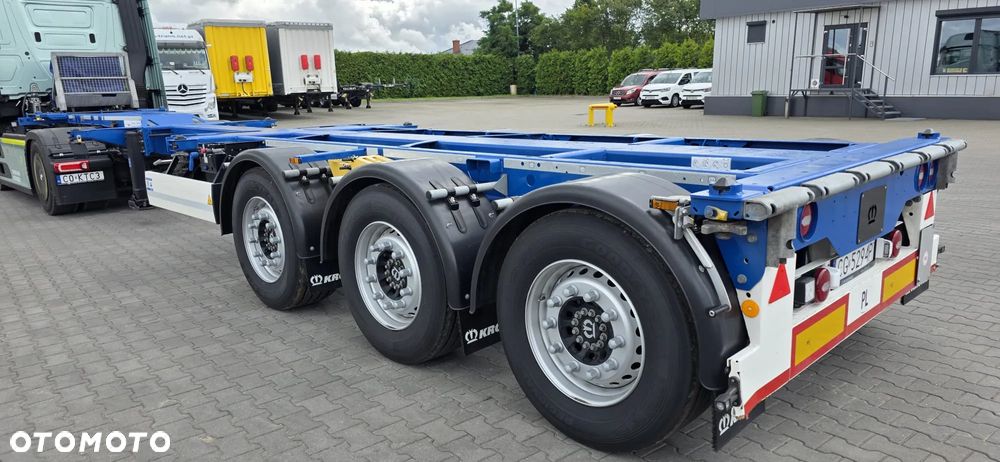 Krone SD dla kontenerów morskich 20, 40 i 45 stóp z agregatem - 11