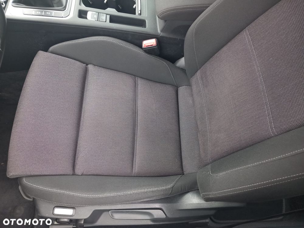 Volkswagen Passat 1.8 TSI BMT Comfortline - 25