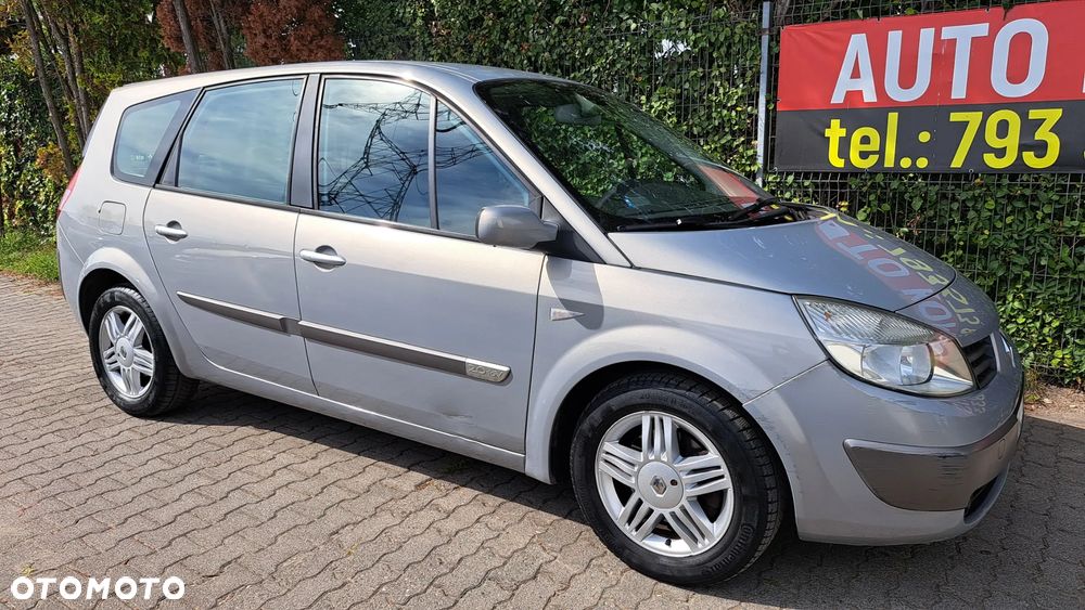 Renault Grand Scenic - 22