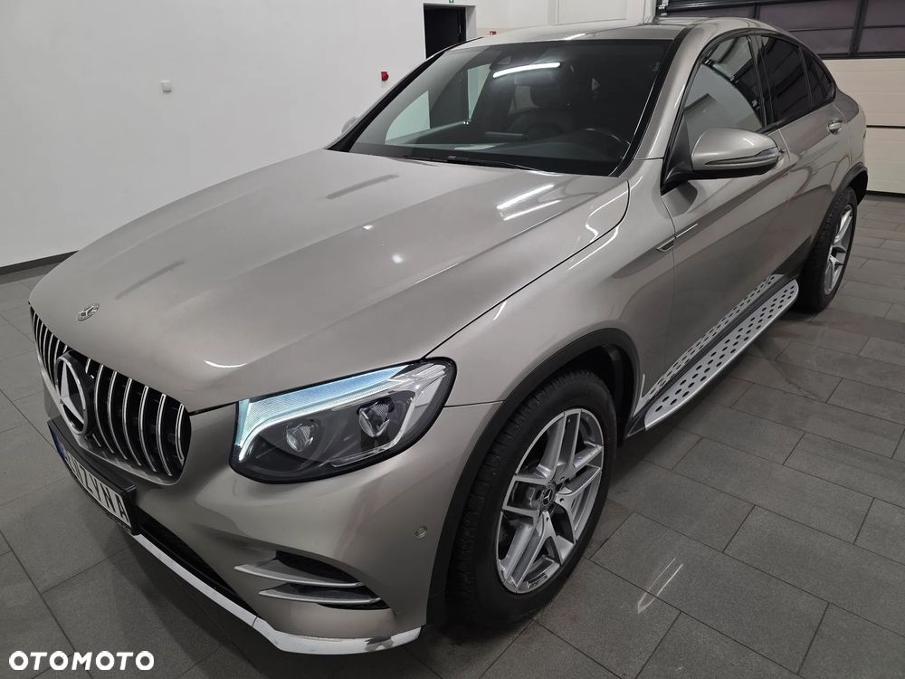 Mercedes-Benz GLC 250 4Matic 9G-TRONIC AMG Line - 33