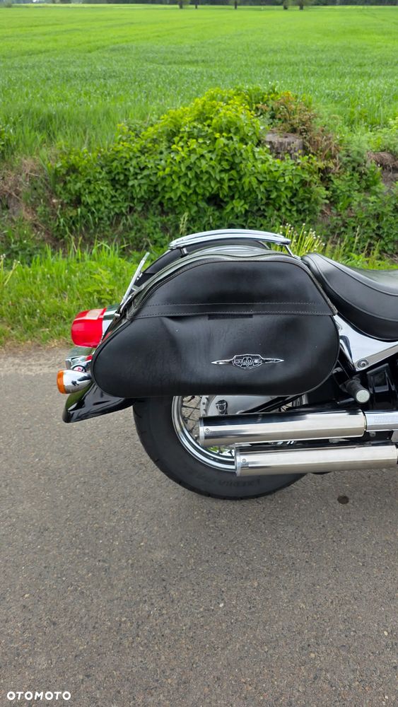 Suzuki Intruder - 11