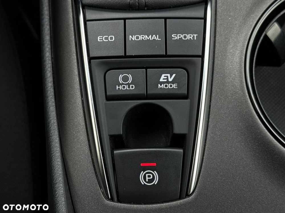 Toyota Camry 2.5 Hybrid Comfort CVT - 25