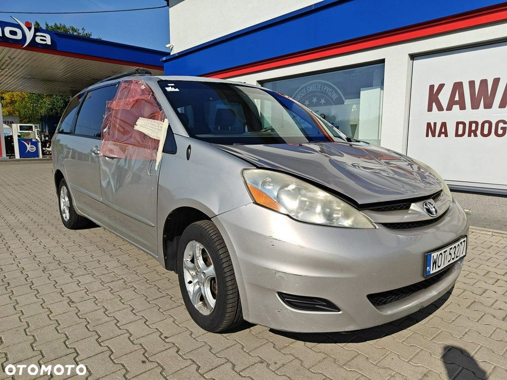 Toyota Sienna - 7