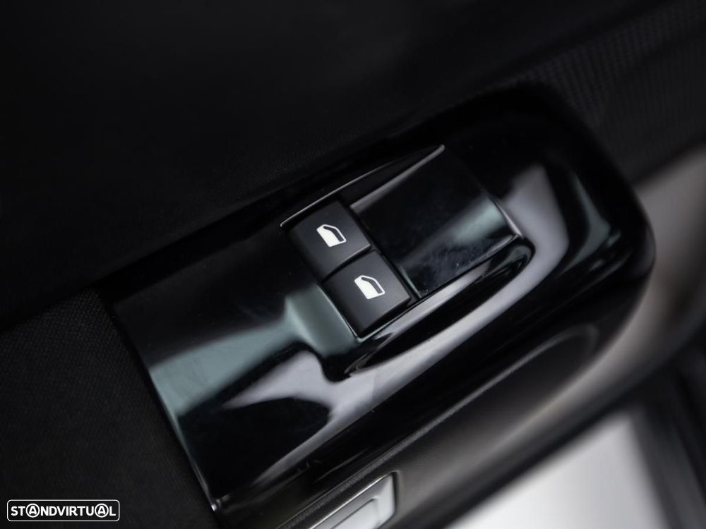 Citroën C3 1.5 BlueHDi Shine — fotografia 12